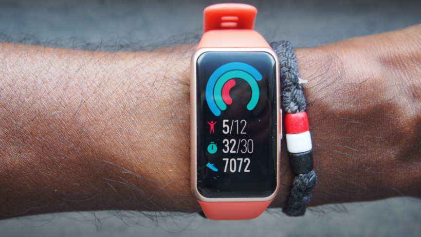 For Large Wrists, Best 14 Fitness Trackers, Smartwatches, And Bands