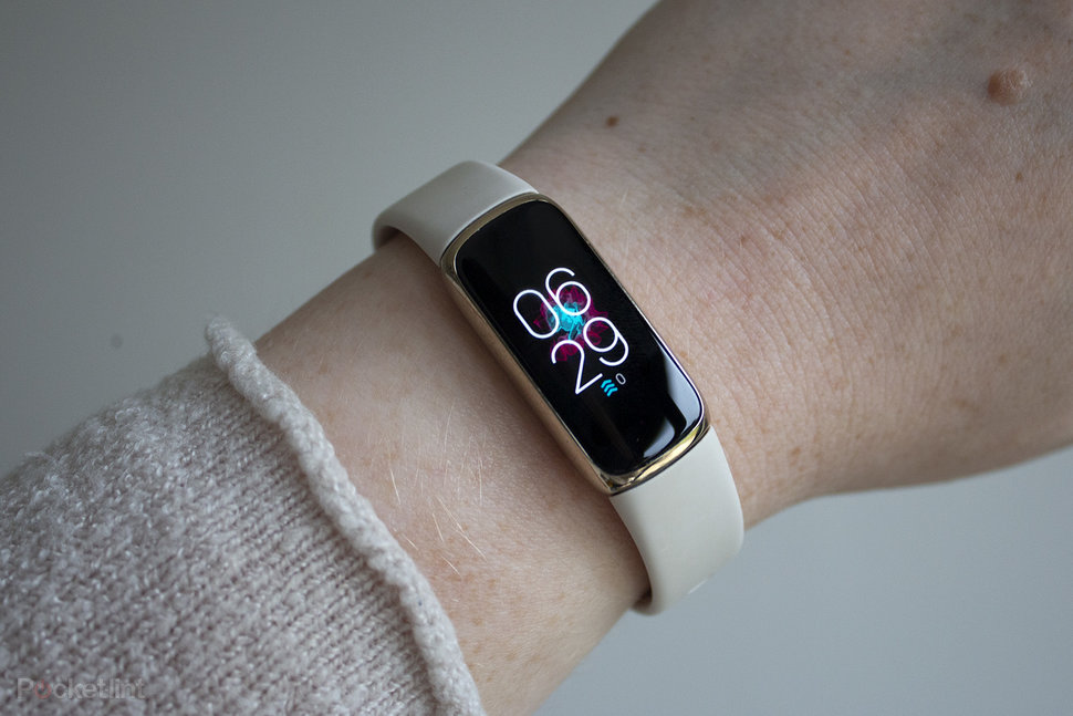 Does Fitbit Watch Track And Count Steps Without Swinging Arms?