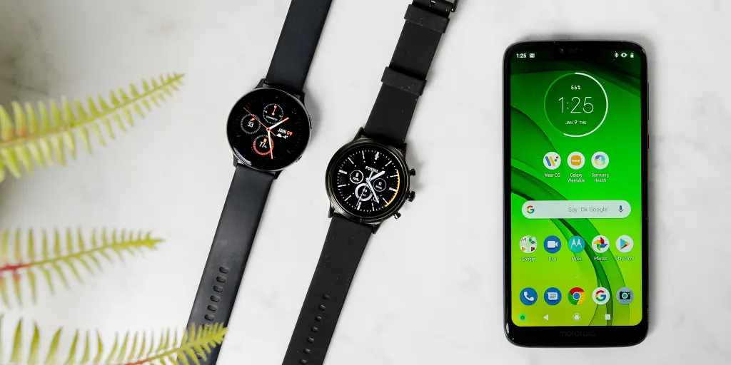 What Smartwatches Are Compatible With Motorola Smartphones?