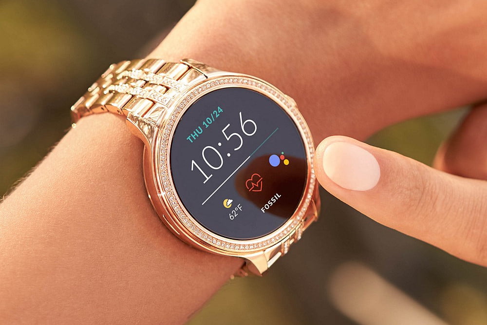Is it possible to text and make phone calls on the Fossil Smartwatch?