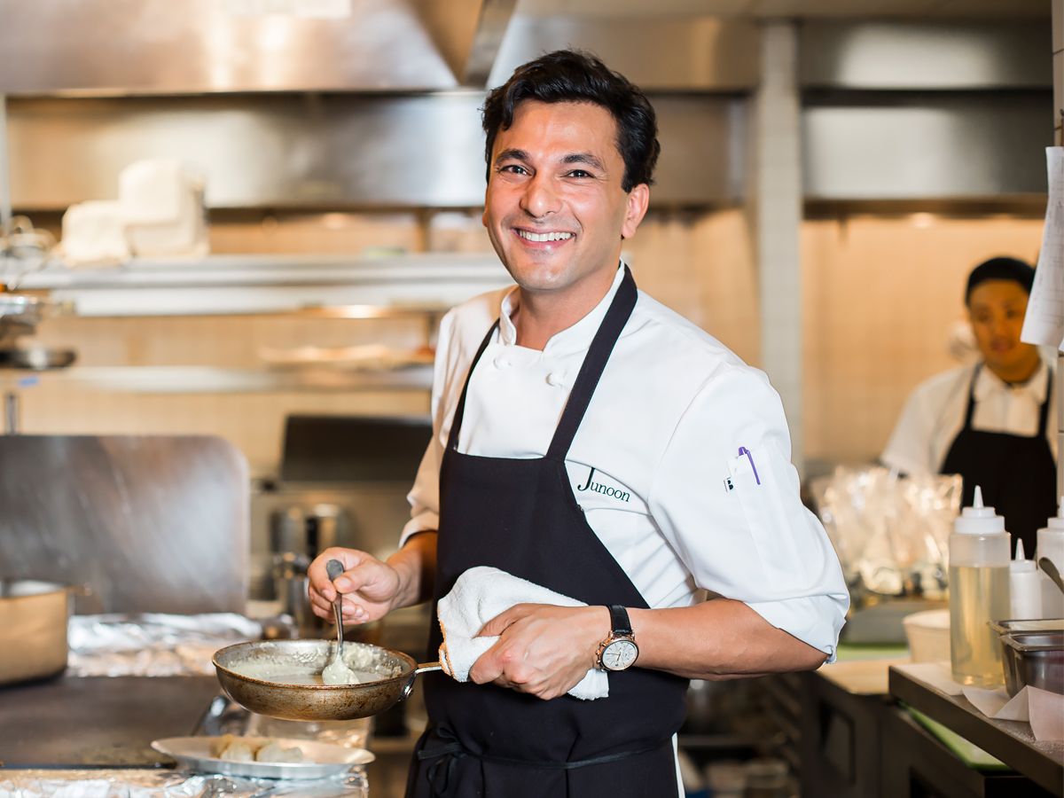Can Chefs Wear Watches? Wearing a Watch While Cooking has some Benefits and Drawbacks!