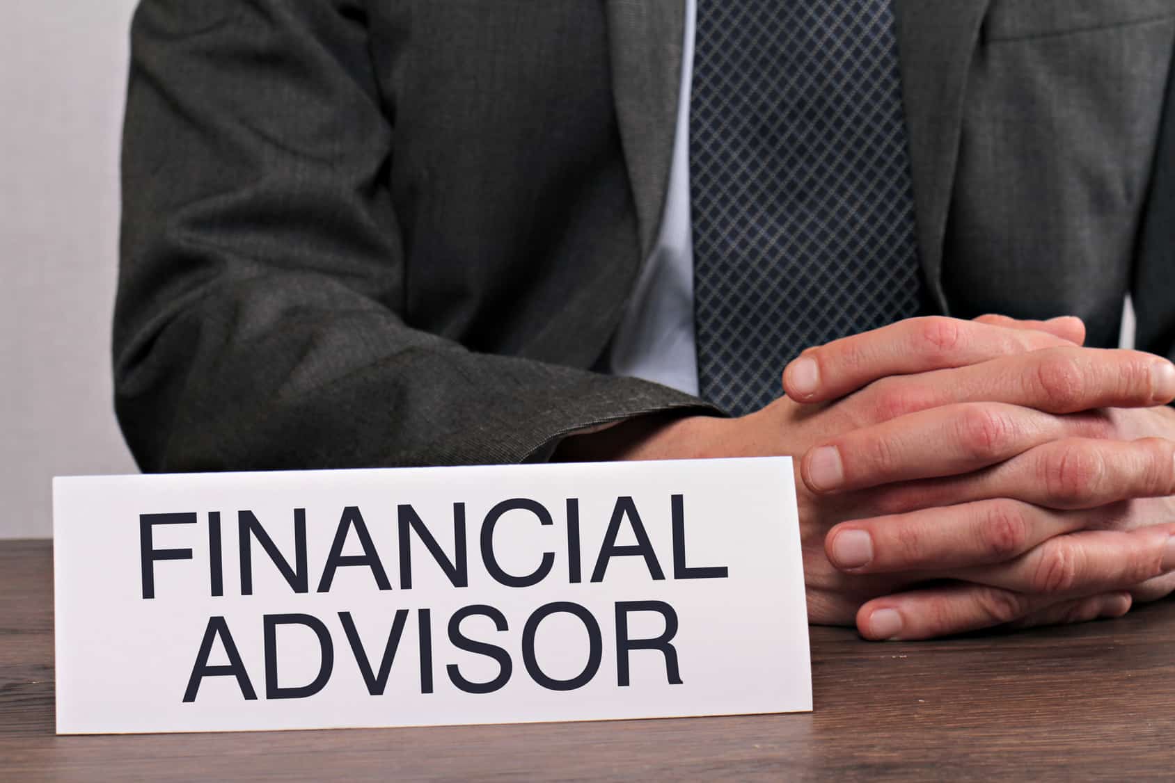 A Guide to Check Your Financial Advisor's Credentials