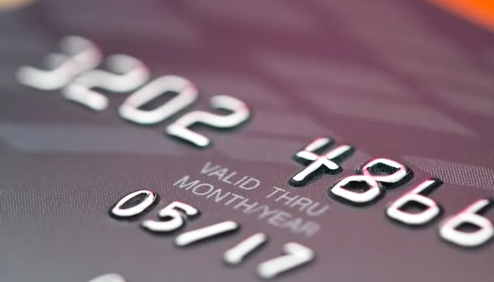What is MM/YY on Credit Card and Debit Card?
